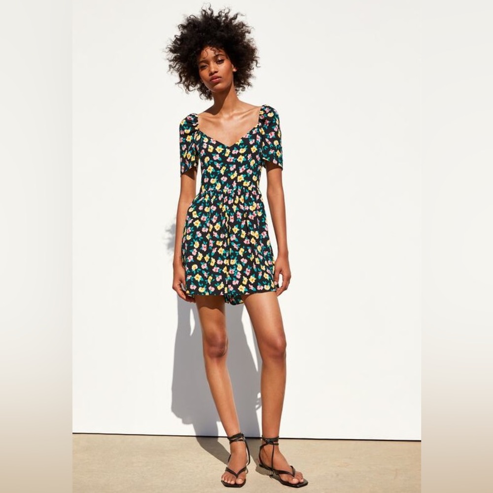 Zara Floral Print Short Sleeve Mini Short Romper Black Size M NEW - Picture 2 of 5